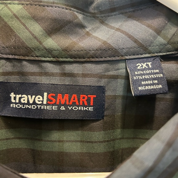 Round Tree and Yorke - Traveler’s Button Down Size 2XT - Picture 3 of 6